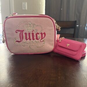 Juicy Couture Dreamy Camera Bag Juicy Crossbody Pink Crown Velvet Velour New